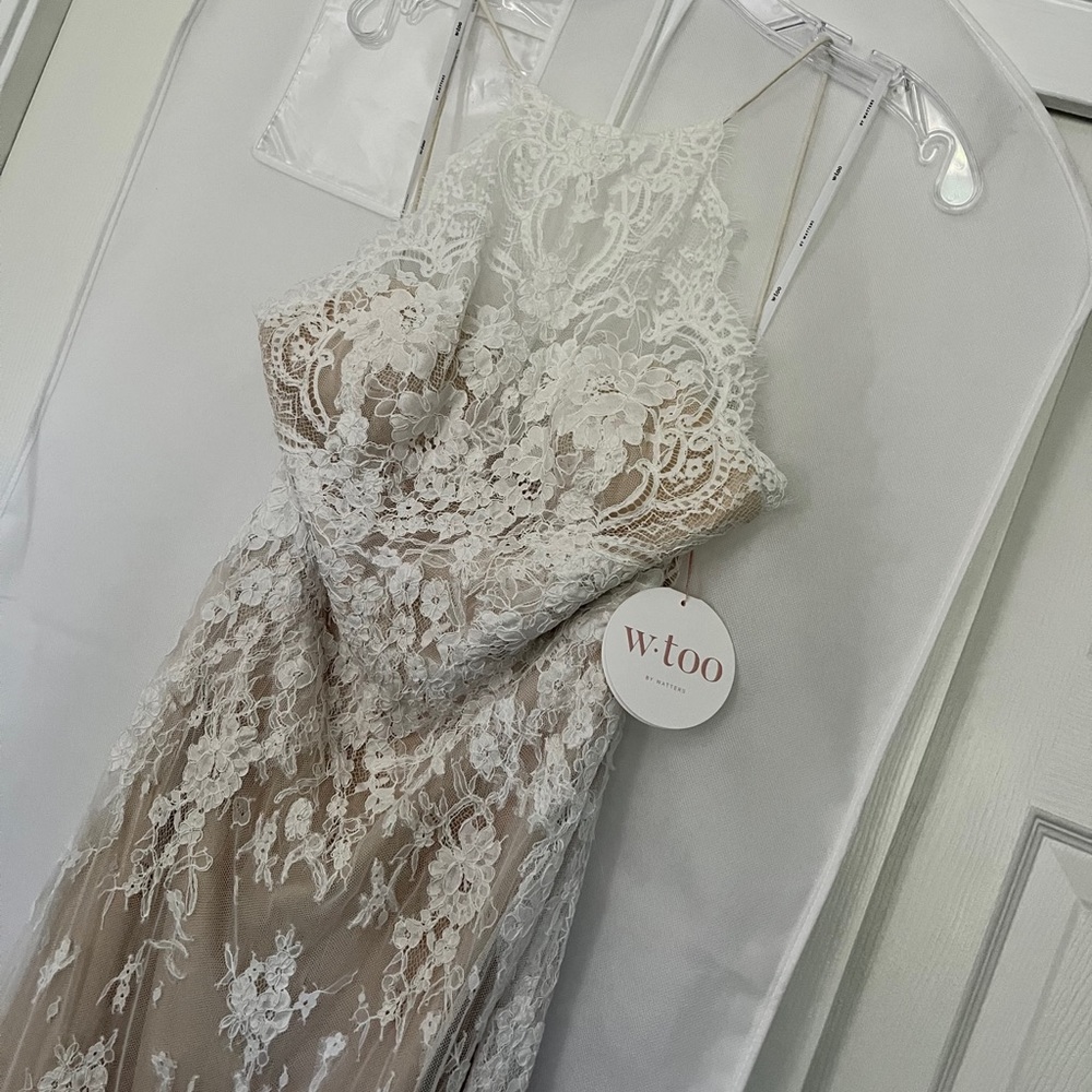 Never-Been-Worn Wedding Dress - Picture 6 of 11